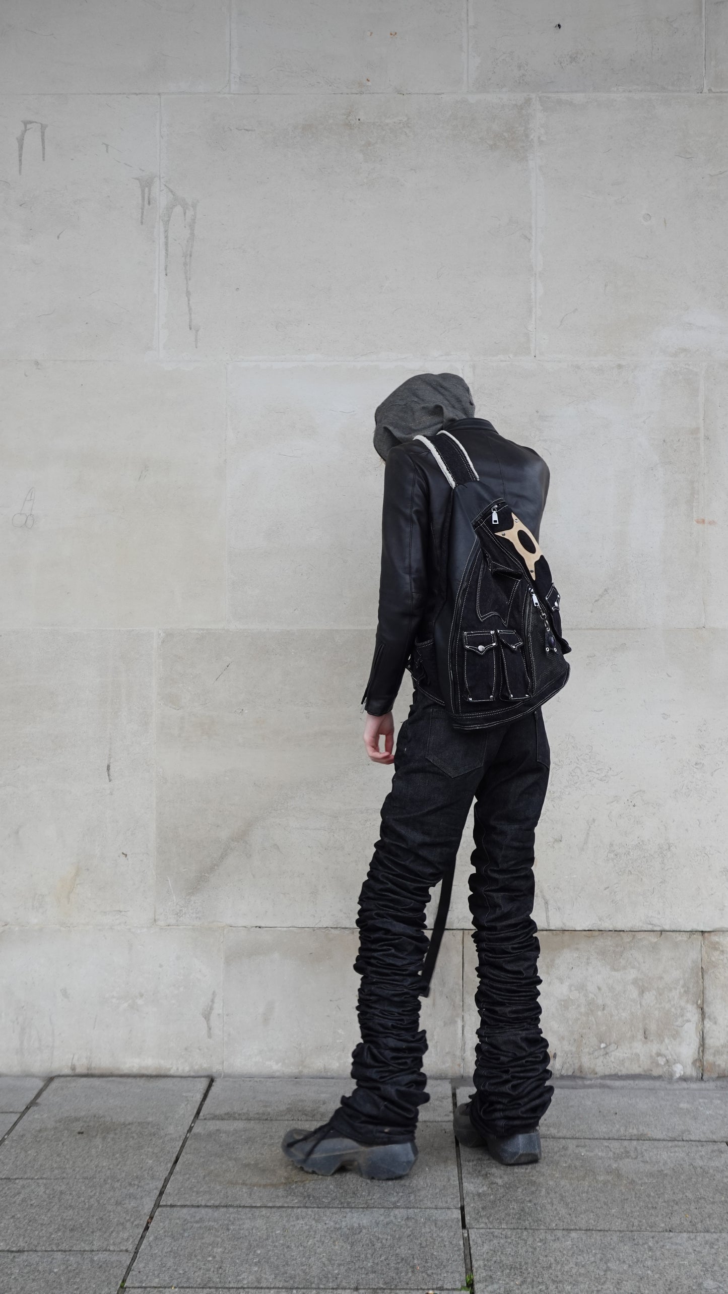 SLING BAG