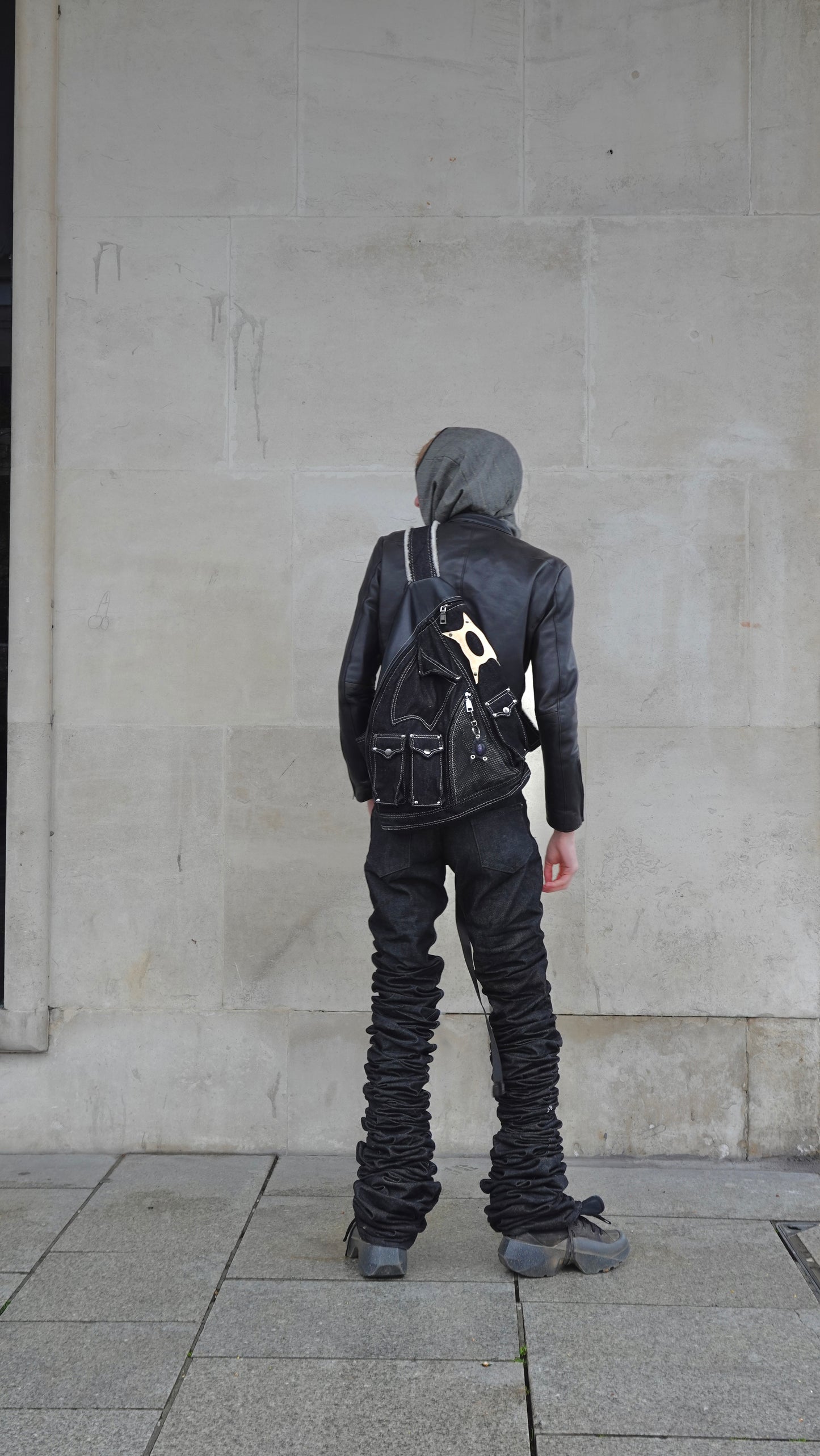 SLING BAG
