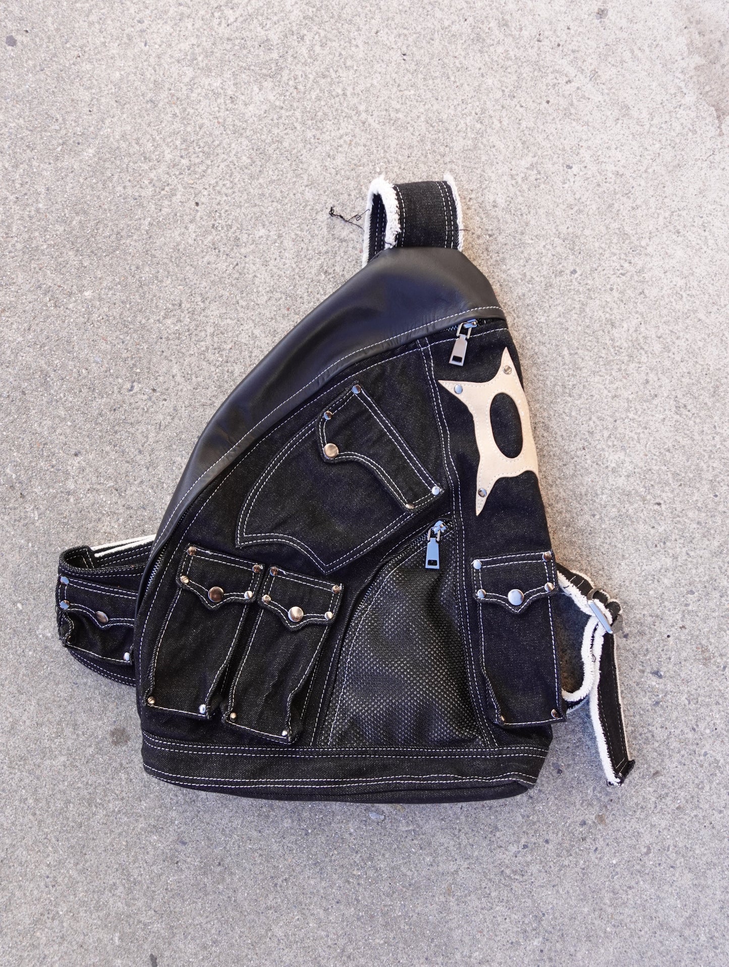 SLING BAG
